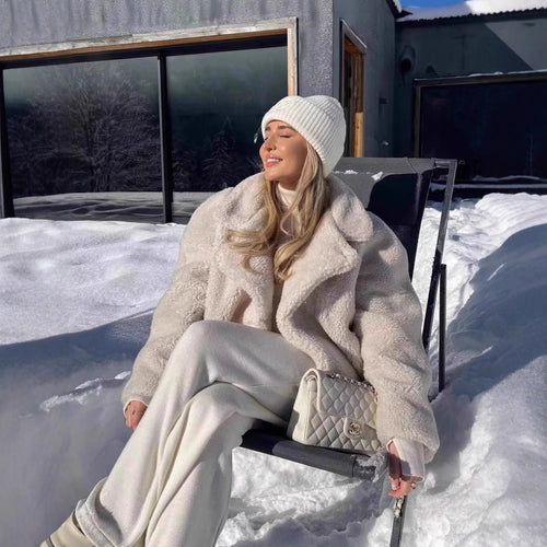 Damer Koselig Fleece Jakke med Elegante Klaffer og Praktiske Lommer Skjora