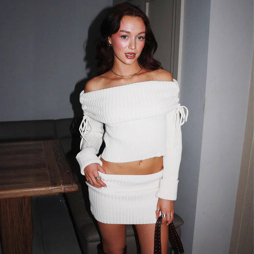 Dame Off-Shoulder Strikkesett med moteriktige detaljer Skjora