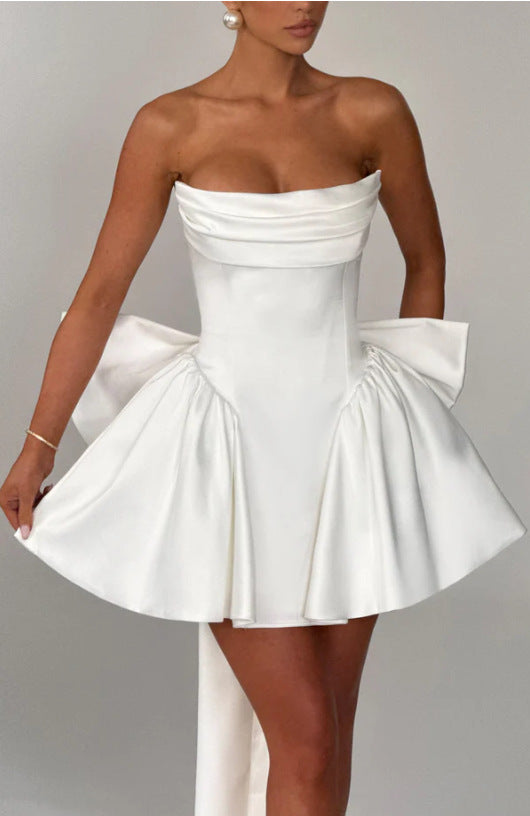 Damen Bandeau Cocktailkleid mit fließendem Rock und schwingendem Saum Skjora
