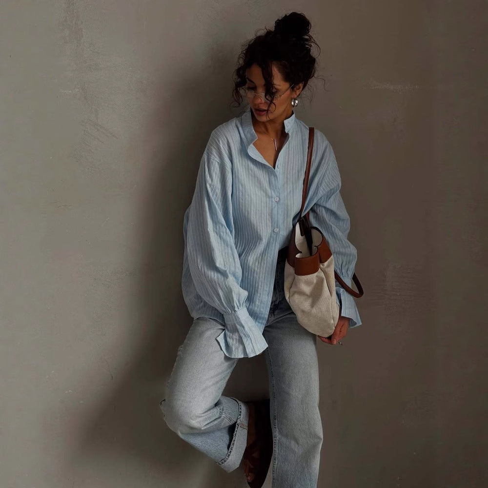 Damer Relaxed Fit Bluse med Fine Fald og Ståkrage Skjora
