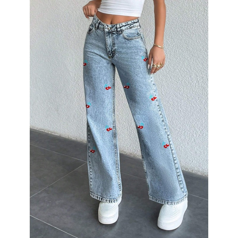 Damer Løst kuttet jeans i fruktaktig broderidesign Skjora