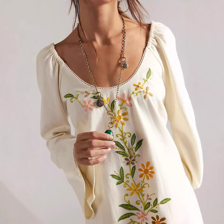 Damen Blusenkleid mit floralen Stickereien und weit ausgestellten Ärmeln Skjora