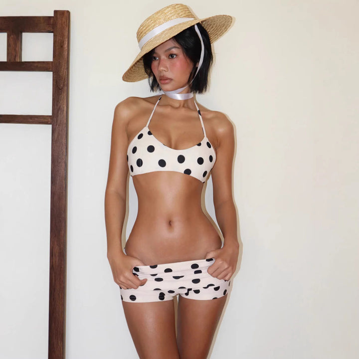 Dame bikinit-sett med leken prikkedesign og elegante bånd