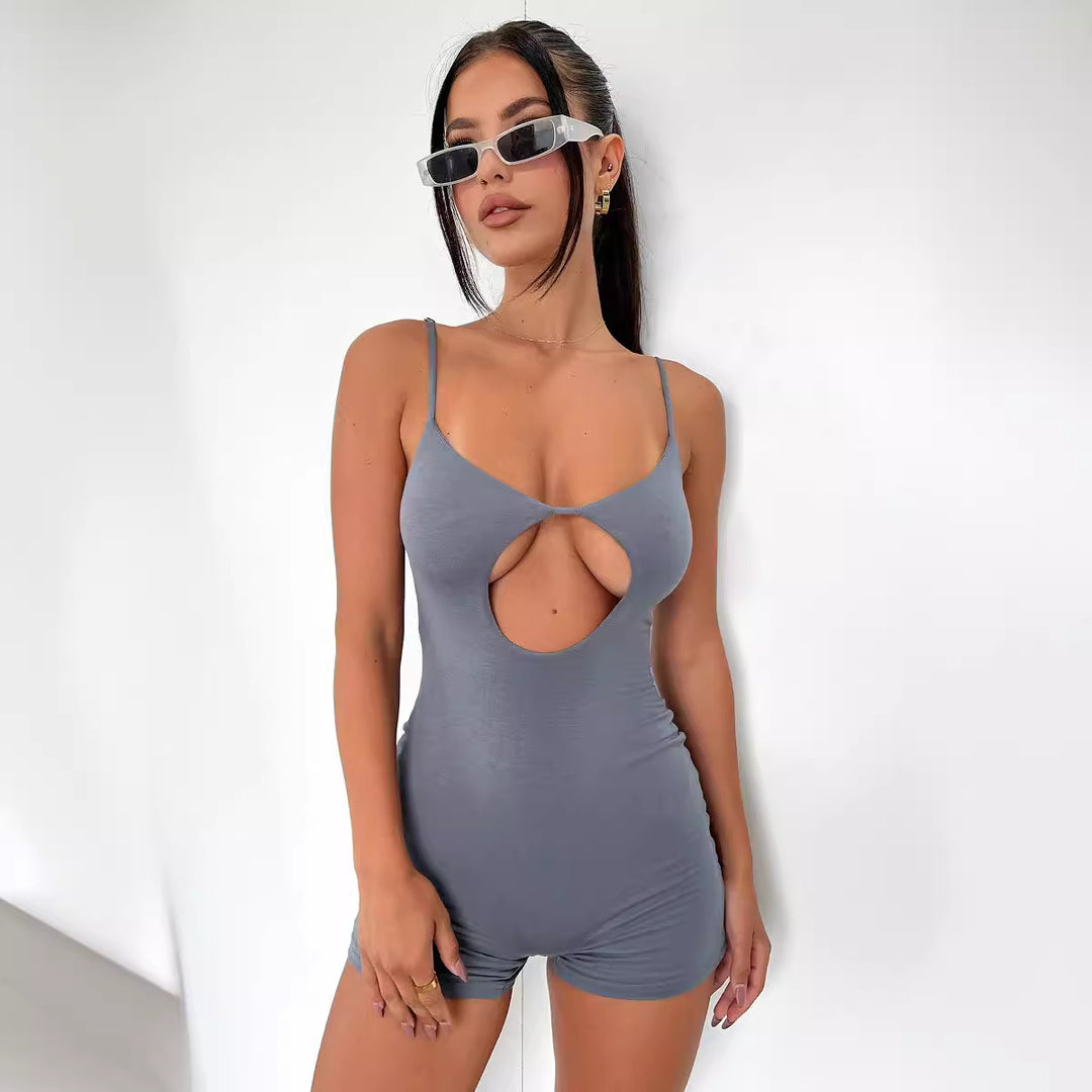 Damer figursydd jumpsuit med forførende cut-out og spaghetti stropper Skjora