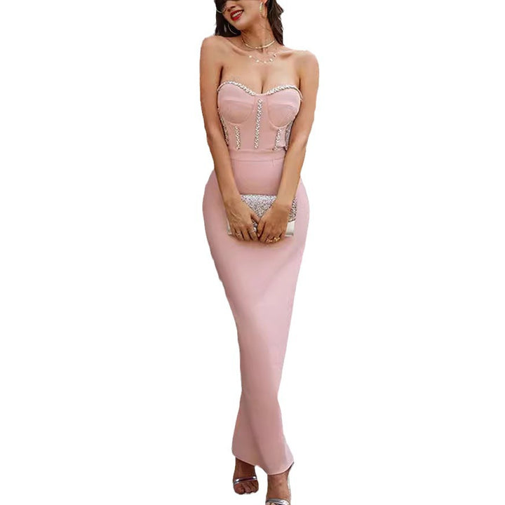 Kvinnes Elegant og Figurkjær Evening Dress med Hjerte Utringning og Glitrende Detaljer