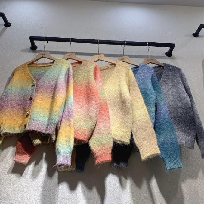 Kvinnens cardigan med gradient og hjerteformede knapper Skjora