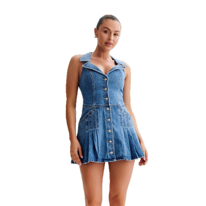 Kjole i jeans for kvinner i en skreddersydd fasong med klassisk krage og knappestolpe Skjora