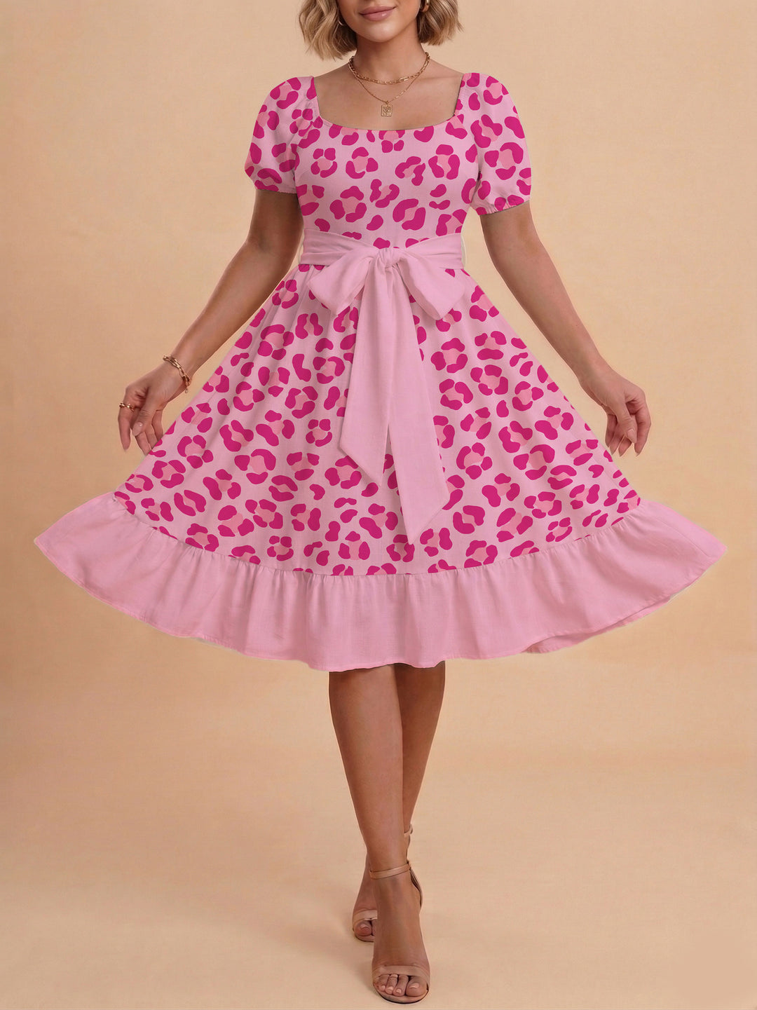 Damen Sommerliches Blumenkleid mit taillierbarem Gürtel und voluminösen Ärmeln Skjora