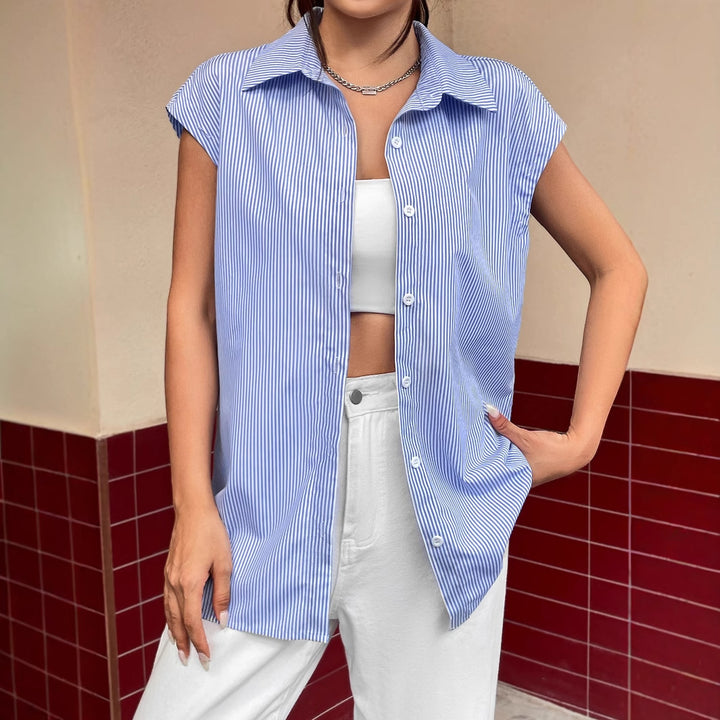 Dames uformell stripete bluse med oversized passform og knappedetaljer Skjora