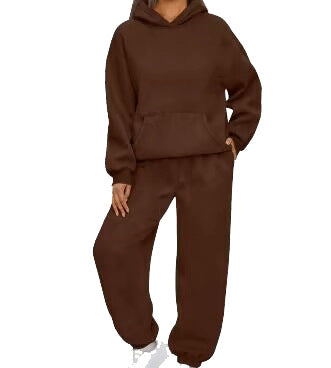 Dame Komfortabel Hettegensere Suit Laget av Mykt Sweatstoff Skjora