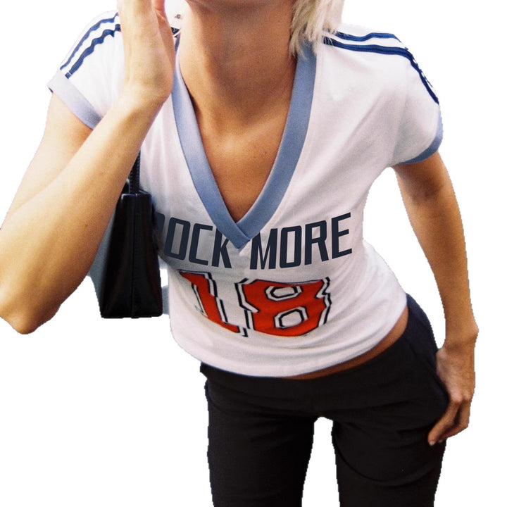 Dame V-hals kortermet skjorte med sporty statement-trykk Skjora
