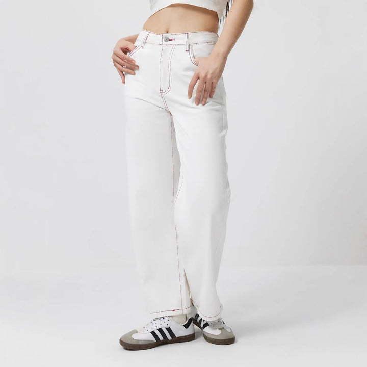Kvinnelige elegante jeans med fruktig broderi Skjora