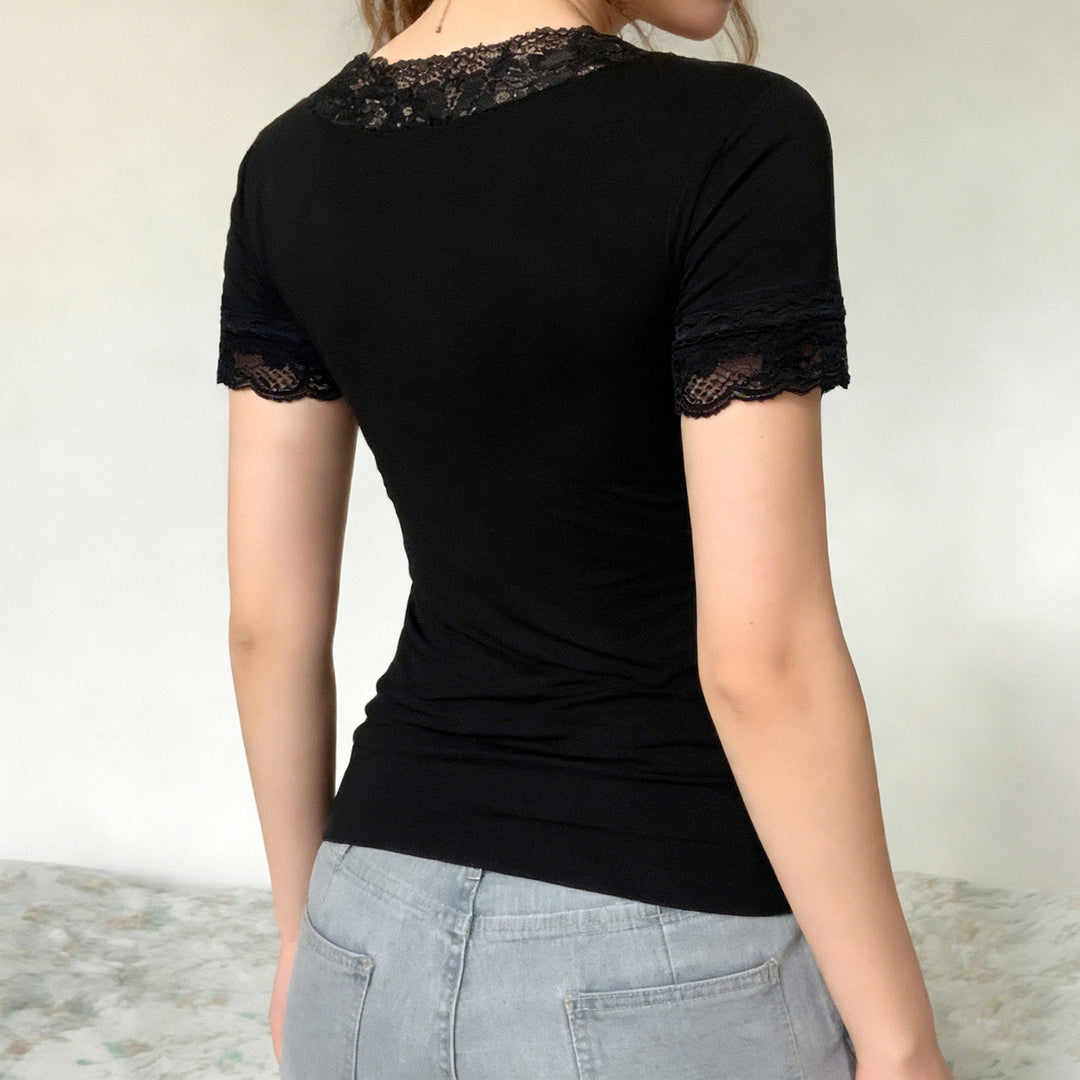 Dame Elegant spiss T-skjorte med V-hals og kort erm Skjora