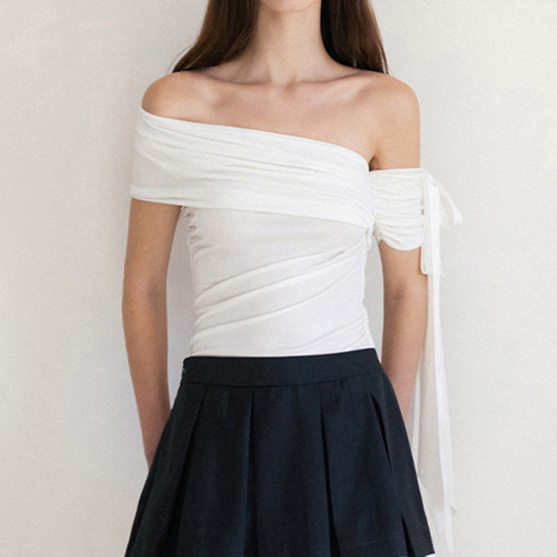 Dame Off-Shoulder topp med volangdetaljer og gjennomsiktig erme Skjora
