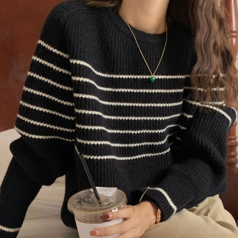 Kvinne casual genser med stripemønster og moderne cut Skjora