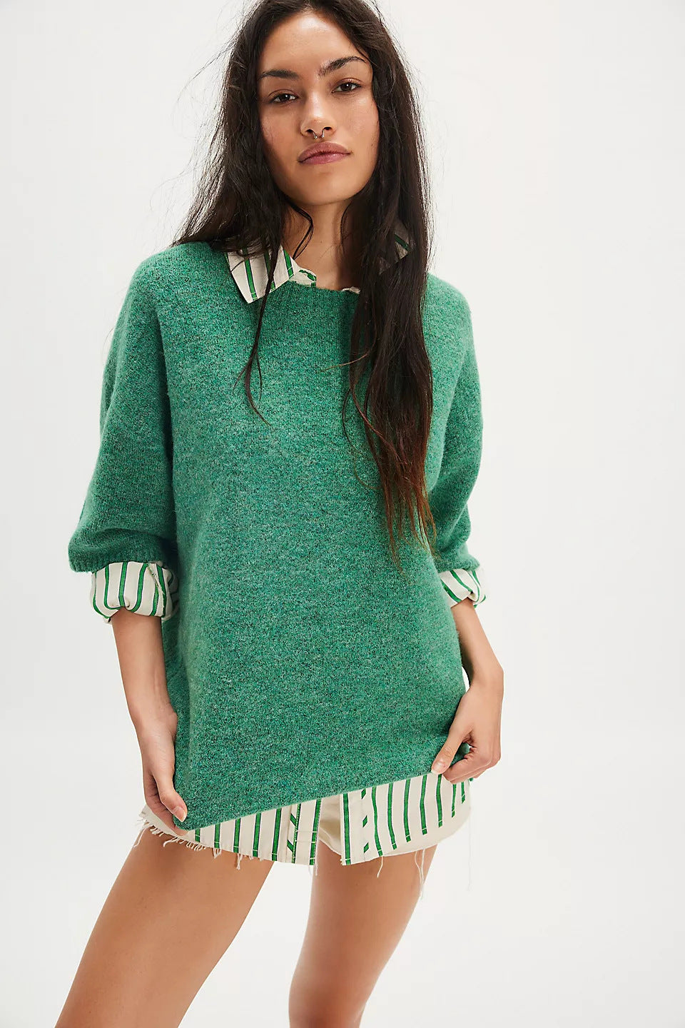 Dames Oversized Trui met Elegante Netmouwen en Delicaat Borduursel Patroon Skjora