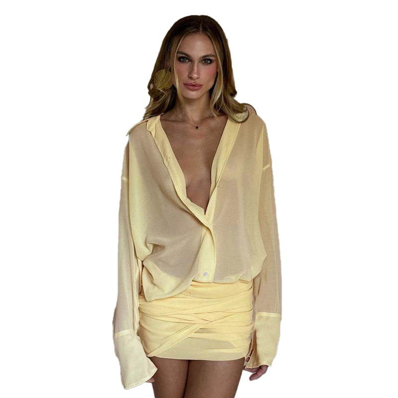 Dame chiffon-bluse med rynket miniskjørt Skjora