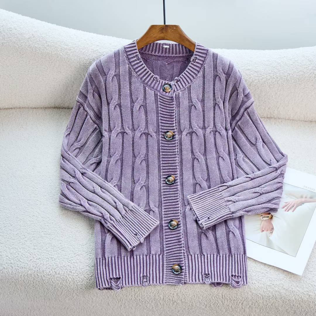 Kvinne cardigan med kabelmønster og knappeåpning Skjora