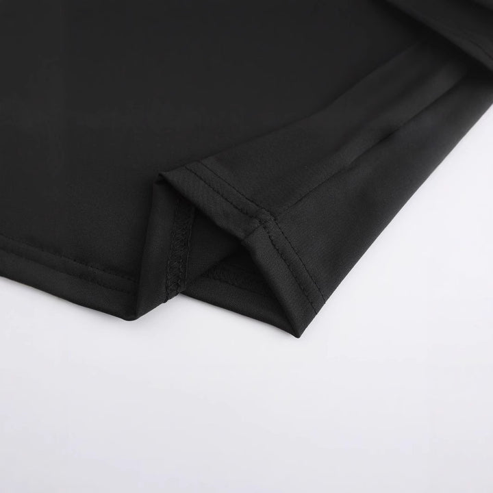 Dame Crop-Top med iøynefallende grafisk design og edgy skrift Skjora