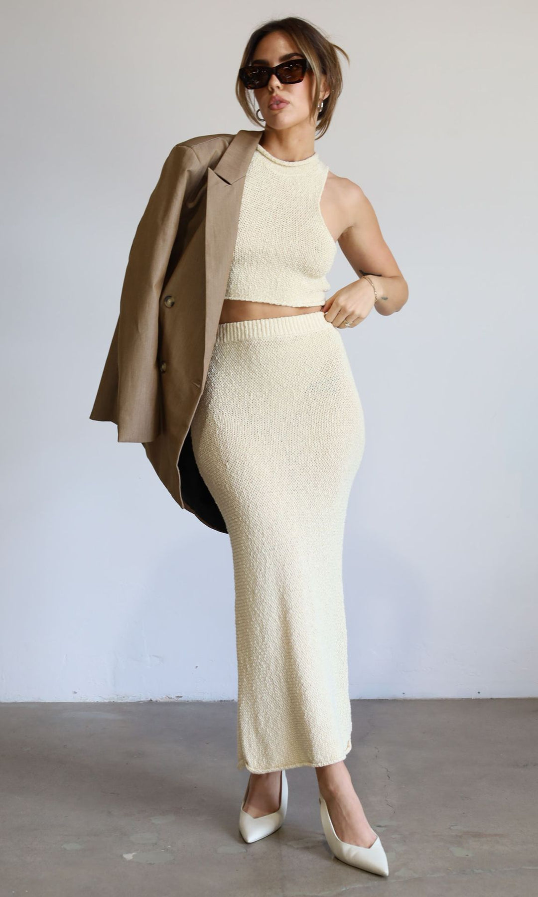 Damer elegant strikket crop-top og maxiskjørt-sett Skjora