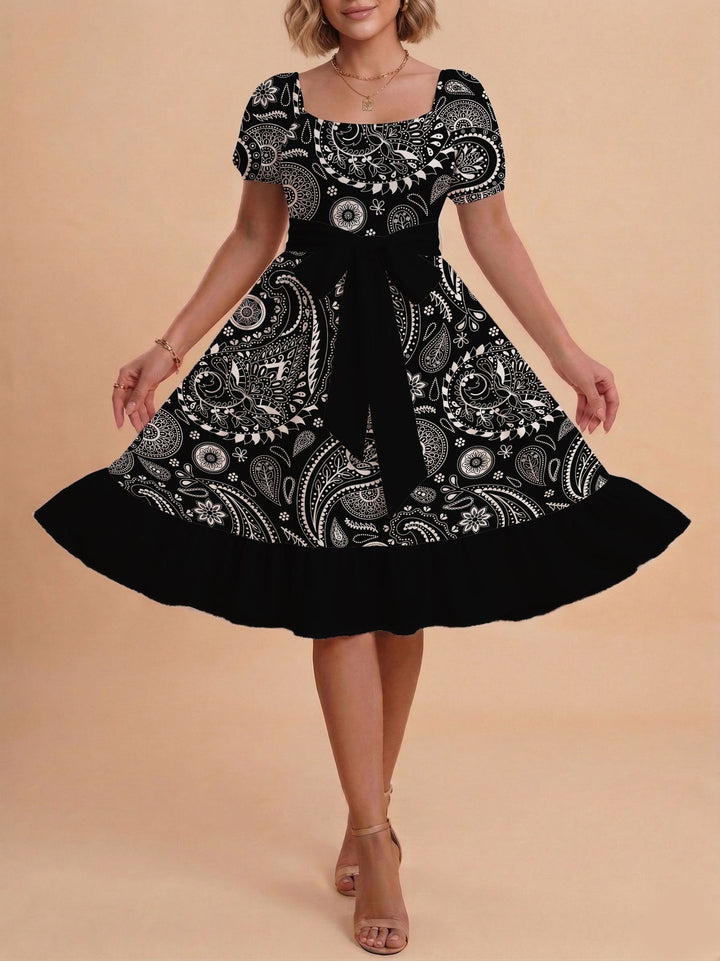 Damen Verspieltes Maxikleid mit Bärenmuster und taillierbarem Band Skjora
