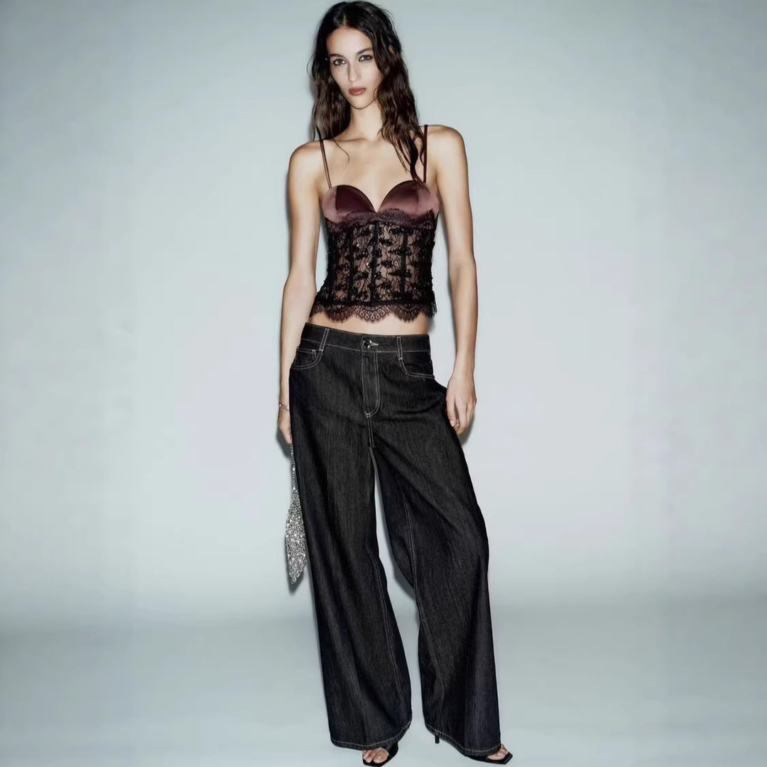 Dame spiss crop-top med hjerteformet utringning og elegant kant Skjora