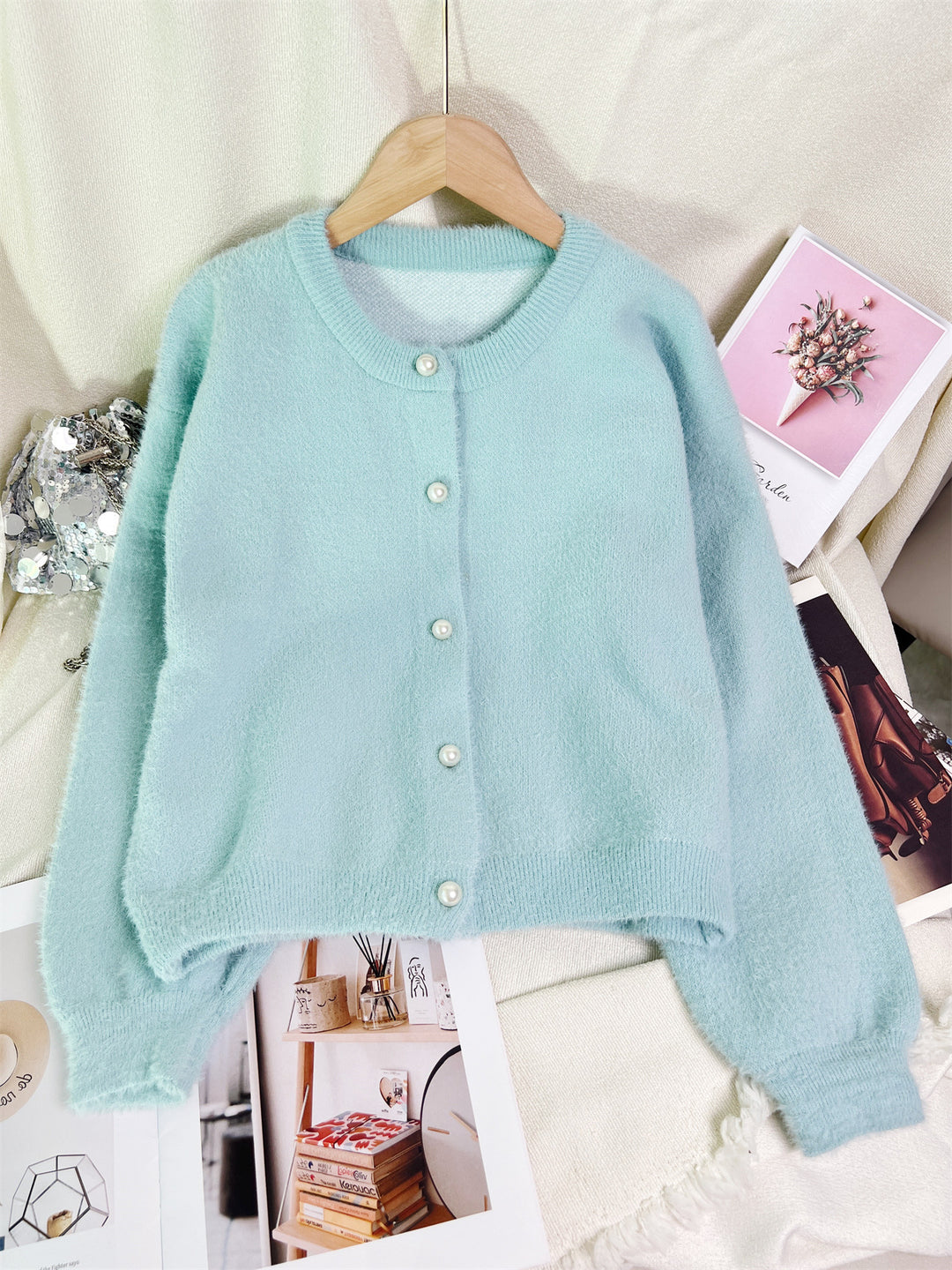 Dames koselige cardigan med perle-dekorert knapper og moderne snitt Skjora