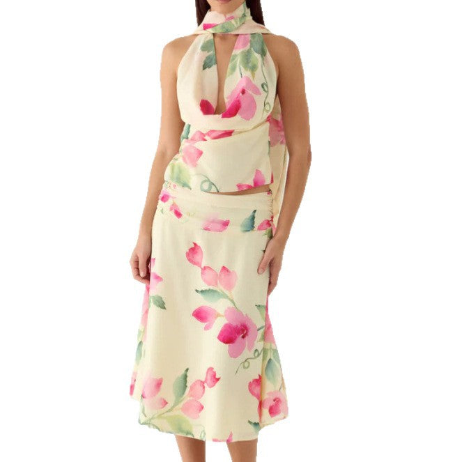 Damen Elegantes Chiffon-Top mit floralem Halsband und tiefem Ausschnitt Skjora