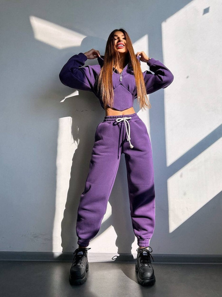 Kvinnegens cropped sweatshirt dress med høy krage og justerbar midje Skjora