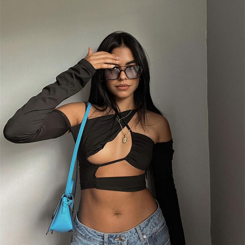 Dame figurtilpasset Cut-Out topp med asymmetrisk design Skjora
