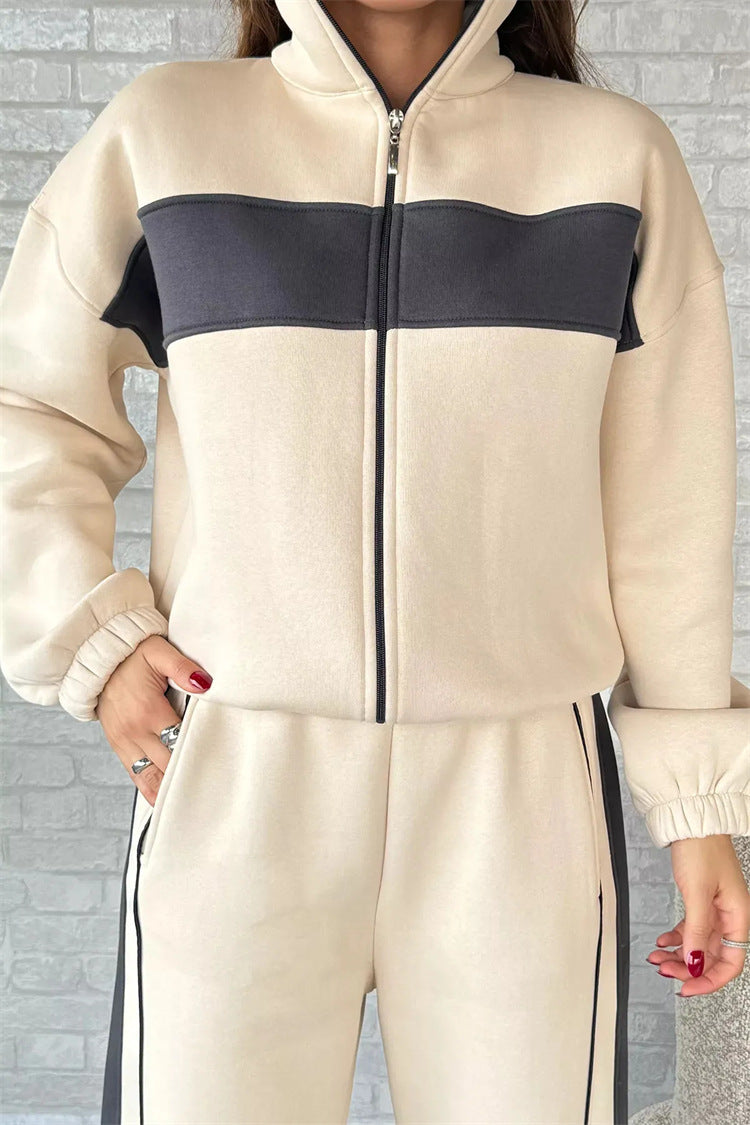 Women's sporty casual set with high collar and side stripes Skjora