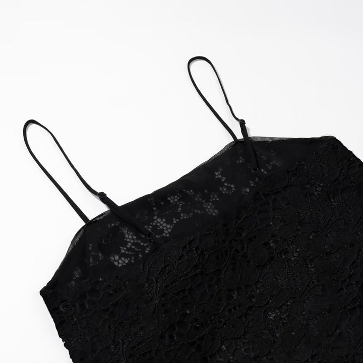 Dame-spitze-camisole med asymmetrisk snitt og dekorative stropper Skjora