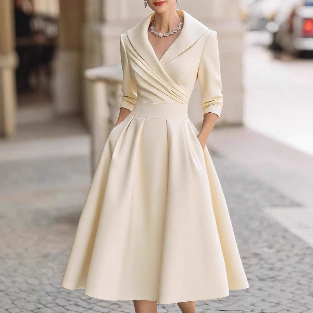 Kvinne elegant omslagskjole med peplum og praktiske lommer Skjora