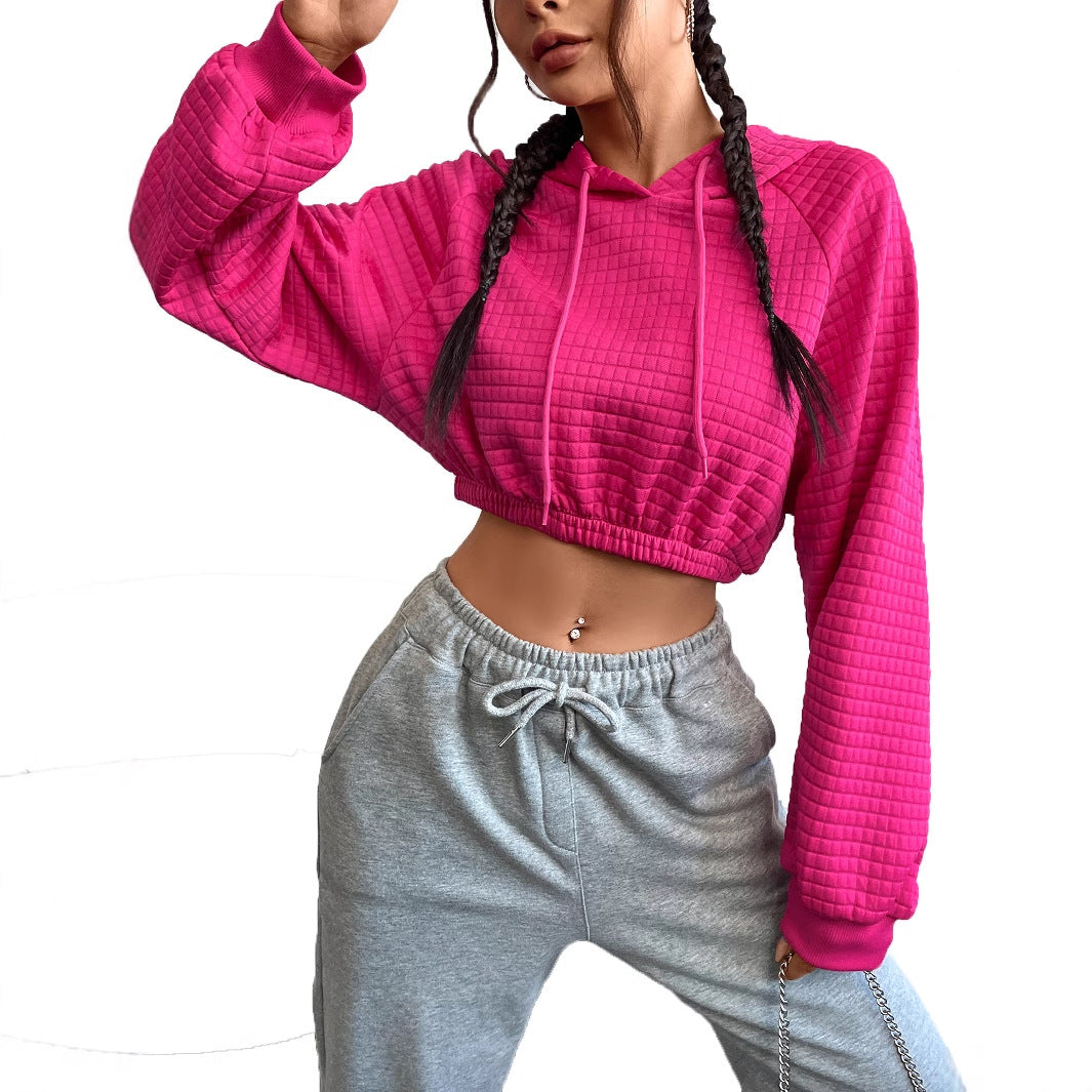 Kvinne cropped hettegenser med teksturert design Skjora