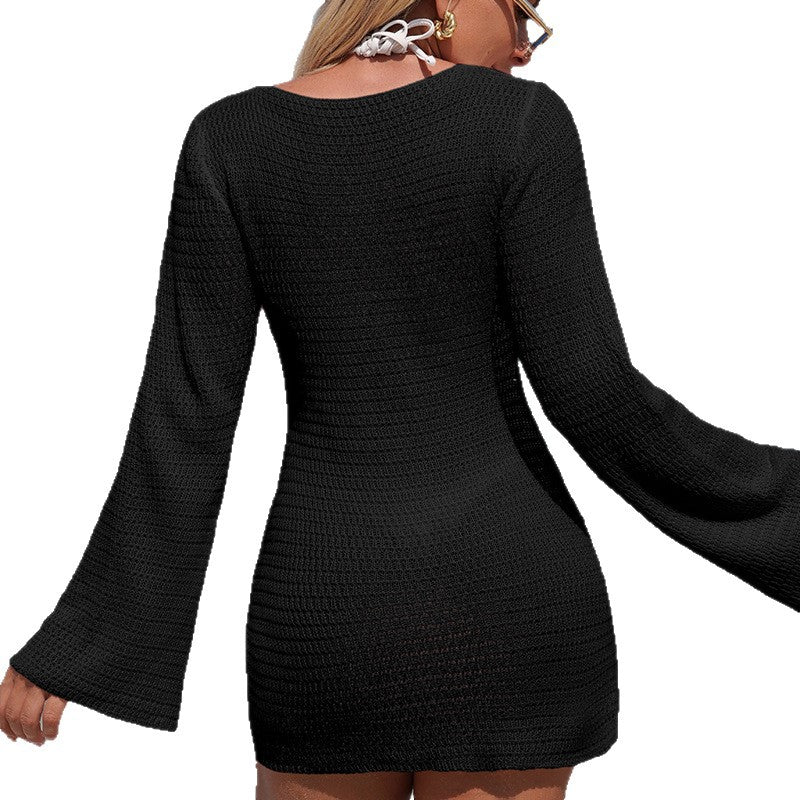 Damen Häkel-Strandkleid mit tiefem V-Ausschnitt und Glockenärmeln Skjora