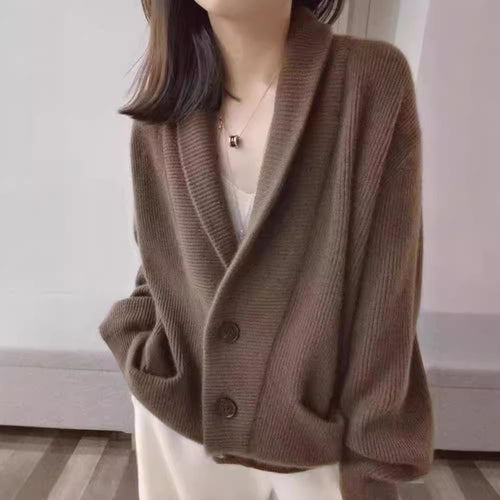Kvinnes chunky strikket cardigan med en romslig passform og klassiske slag Skjora
