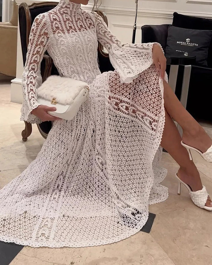 Kvinne Elegant Blonde Maxi Kjole med Høy Krage og Gjennomsiktige Ermer Skjora