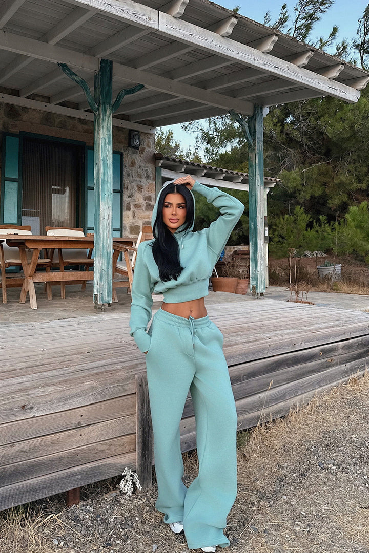 Kvinners stilige og komfortable cropped hoodie sett med elastisk midje Skjora
