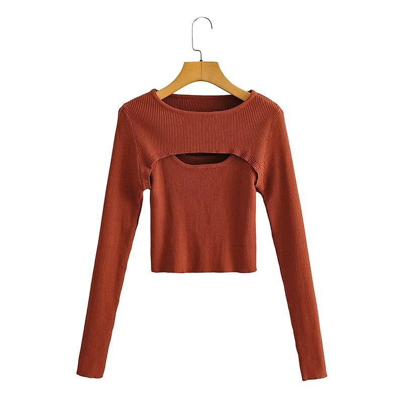 Kvinnens langermet crop top med sofistikert utskjæringsdesign Skjora