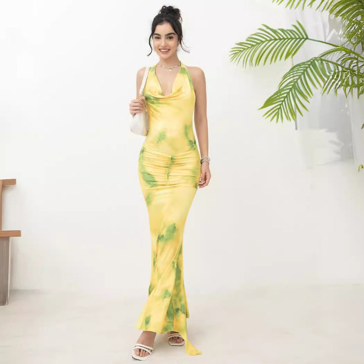 Dame maxi kjole med luftig cowl hals og elegante ruffle detaljer