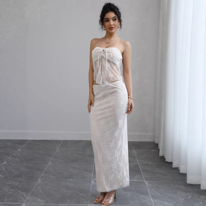 Kvinnens Off-Shoulder Maxi Kjole med Delikat Blonde og Elegant Livbånd