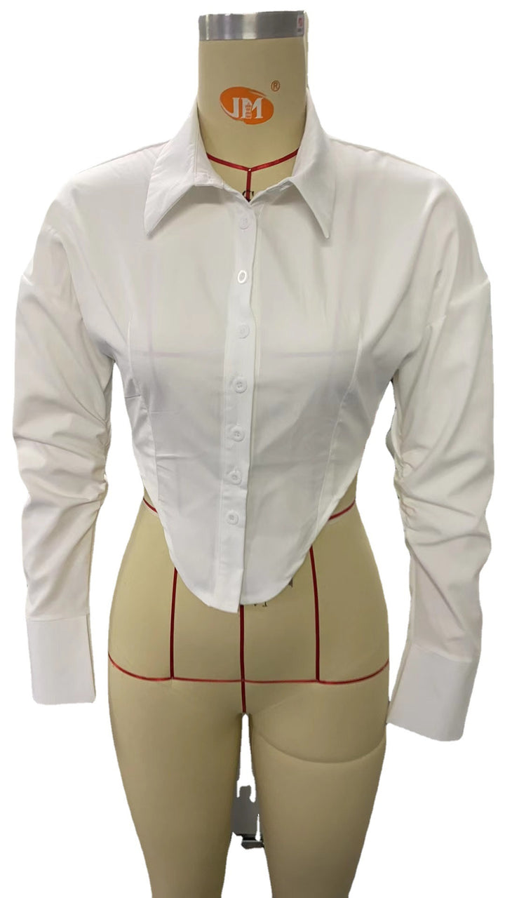 Dame moderne bluse med elegant innsnørt snitt og klassisk krage Skjora