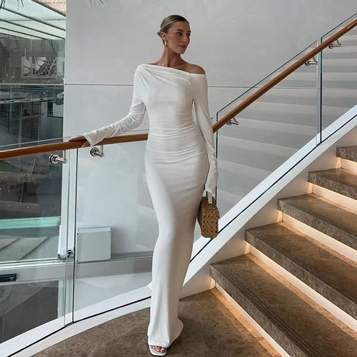 Dame elegant ett-skulder maxikjole med figurskapende rynker Skjora