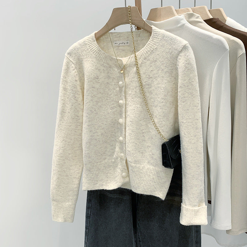 Kvinnens koselige cardigan med fint knappdesign Skjora