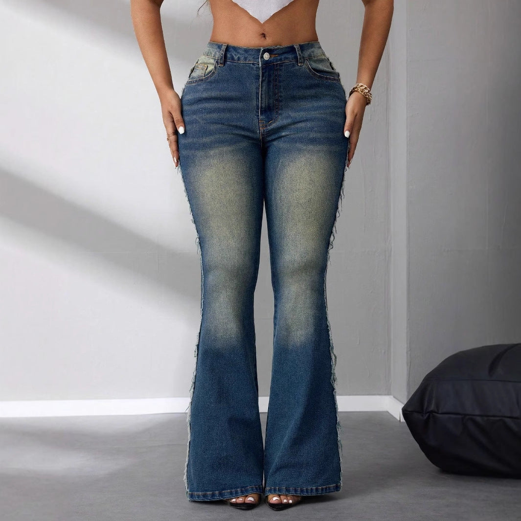 Dame Bootcut Jeans med høy midje laget av lett denim og fransete detaljer Skjora