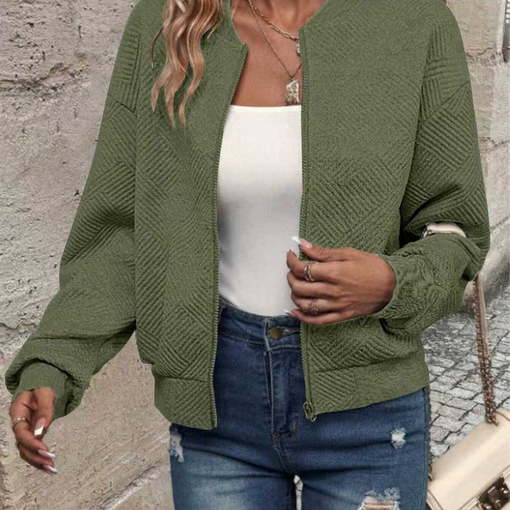 Damers fashionable sweatjakke med teksturdesign og glidelås Skjora