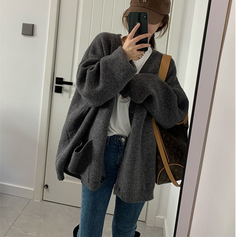 Kvinne Oversized Cardigan med Praktiske Lommer og V-Hals Skjora
