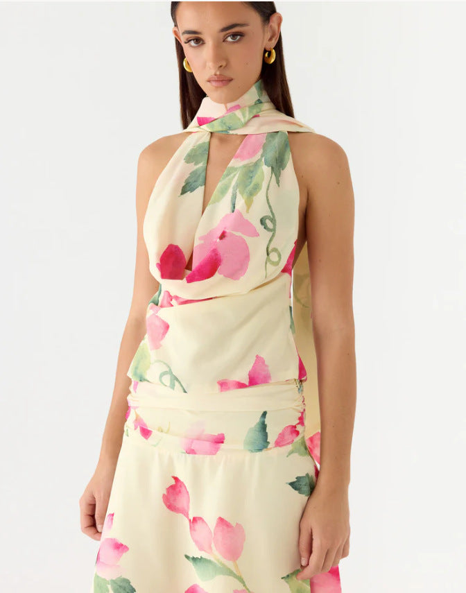 Damen Elegantes Chiffon-Top mit floralem Halsband und tiefem Ausschnitt Skjora