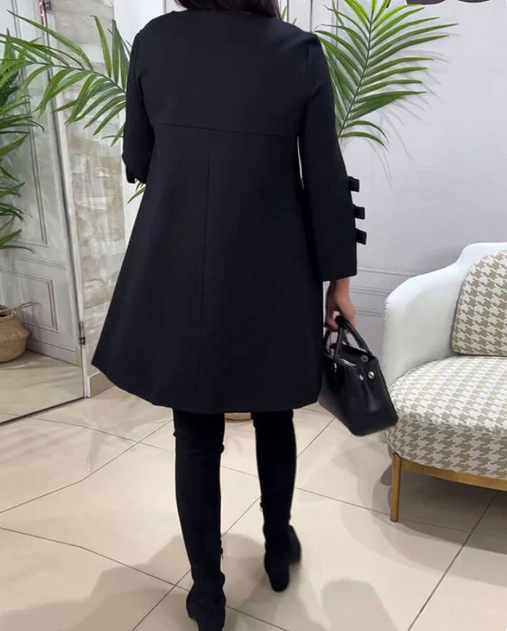 Damer elegant kjole med dekorative volanger detaljer Skjora