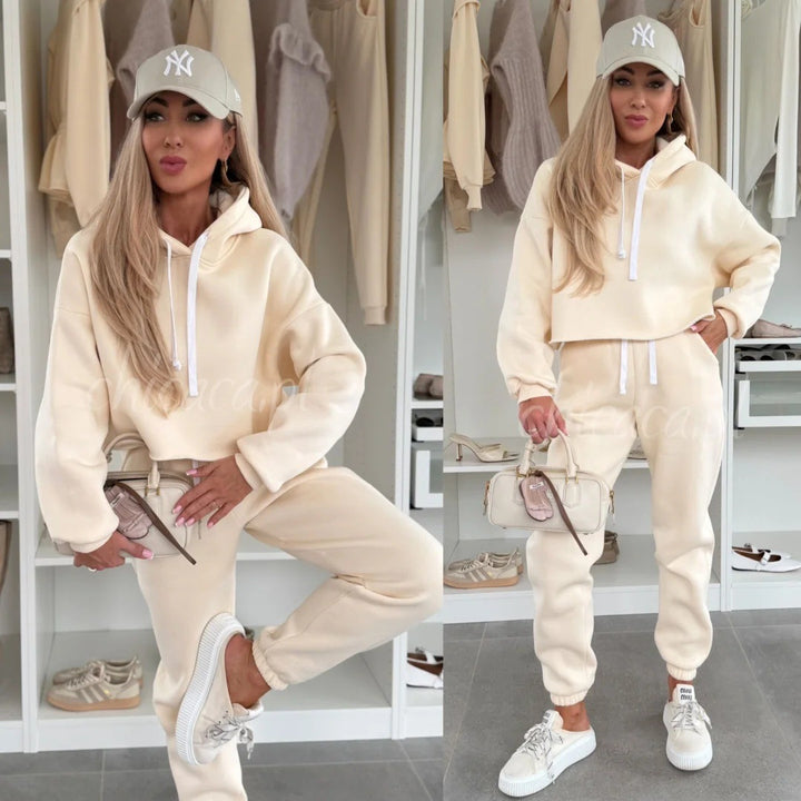 Damer Casual og Trendy Joggesett med Cropped Hoodie og Komfortable Bukser Skjora